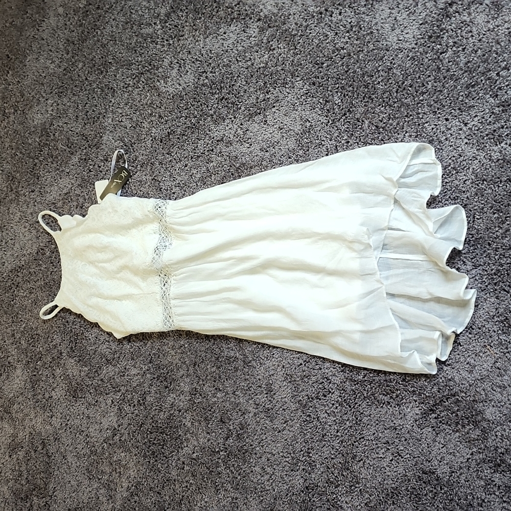 Paper white dress